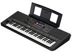 Yamaha PSR SX720 Keyboard