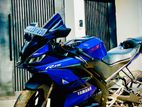Yamaha R15 2016
