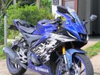 Yamaha R15 V4 2025