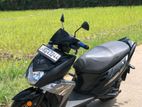 Yamaha Ray ZR on light disk 2018