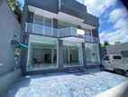 ( YC-1179) Valuable Commercial Building Rent in Thalawathugoda