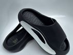 Yeezy Slides - Black and White