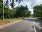 යක්කල නගරයෙන් 231 බස් පාරට මුහුණළා බිම් කොටස්