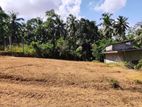 යක්කල නගරයට ඉතාම ආසන්නයෙන් අගනා පර්චස් 15ක බිම් කොටසක්