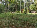 යක්කල වීරගුල පාරට ලඟින් පර්චස් 8 ක ඉඩම